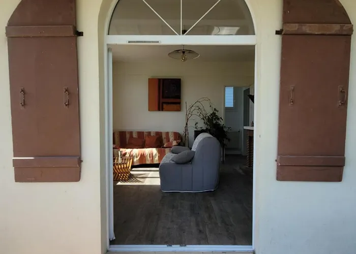 Semesterbostad Louisehelene *